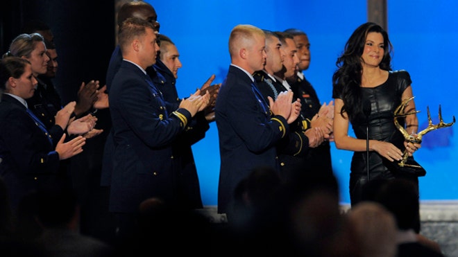 Sandra Wins 'Guys Choice' Award