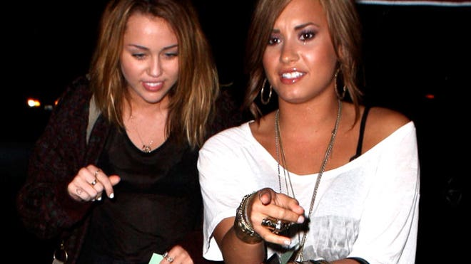 Miley Demi 640