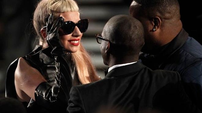 gaga horns grammys 640