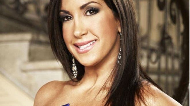 housewife laurita 640