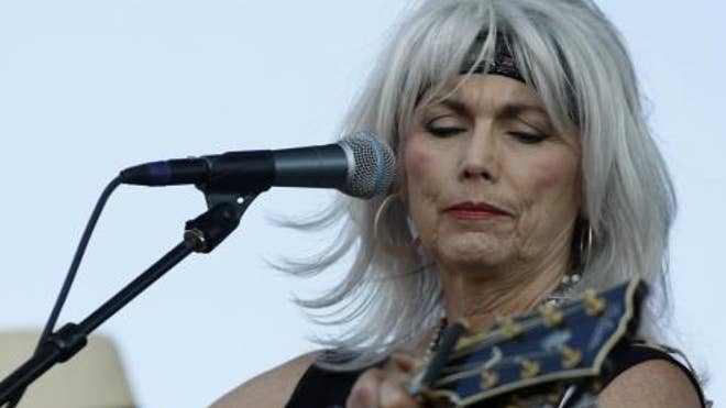 newport emmylou harris