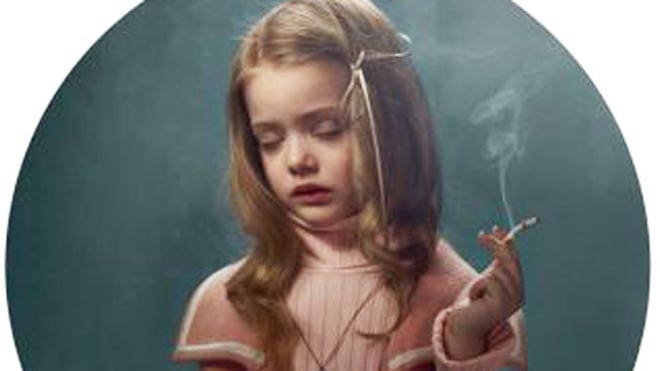Child Models Shown Smoking in Hollywood Inspired Photographs | Fox