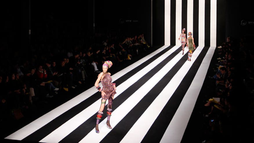 ModelRunwayStock