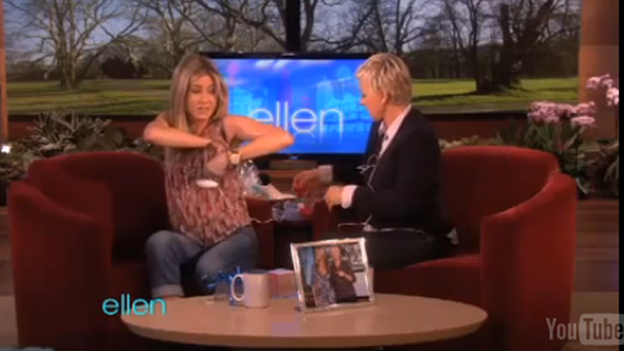 jen aniston ellen bra vibrator 640
