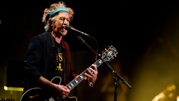 >A Connecticut man who had hundreds of guns and barrels of explosives in his million-dollar suburban mansion told cops he was making a bomb for Rolling Stones guitarist Keith Richards.