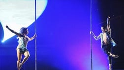 While Zendaya may have earned the top score of the night, Kellie Pickler’s “super-sized” freestyle dance with partner Derek Hough was the judges’ clear favorite.