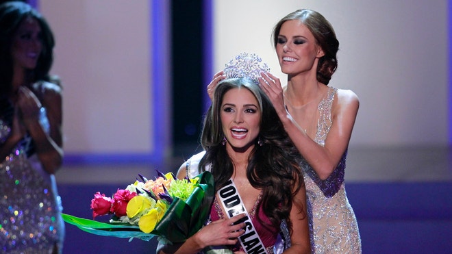 ♔ Official Thread of MISS UNIVERSE® 2012- Olivia Culpo - USA ♔ - Page 7 Culpo%20crowned%202%20crop