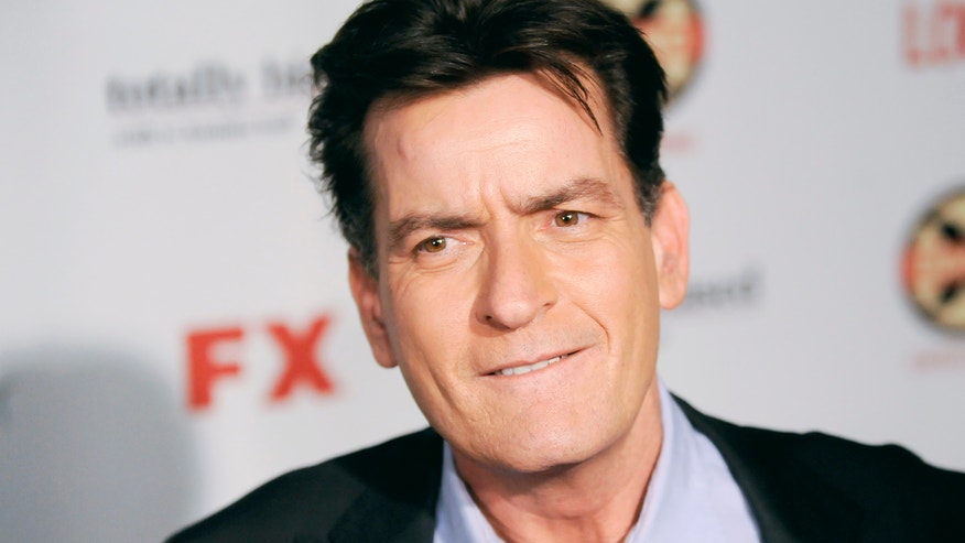 Video: Charlie Sheen 'hammered' at Taco Bell Video: Charlie Sheen 'hammered' at Taco Bell
