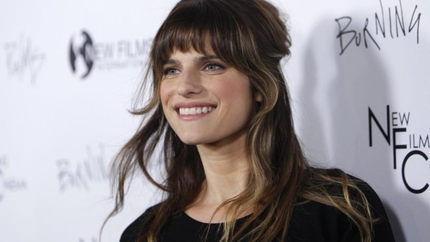 Lake Bell Internal