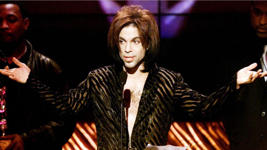 Prince and Warner Music make up after epic legal battle Prince and Warner Music make up after epic legal battle