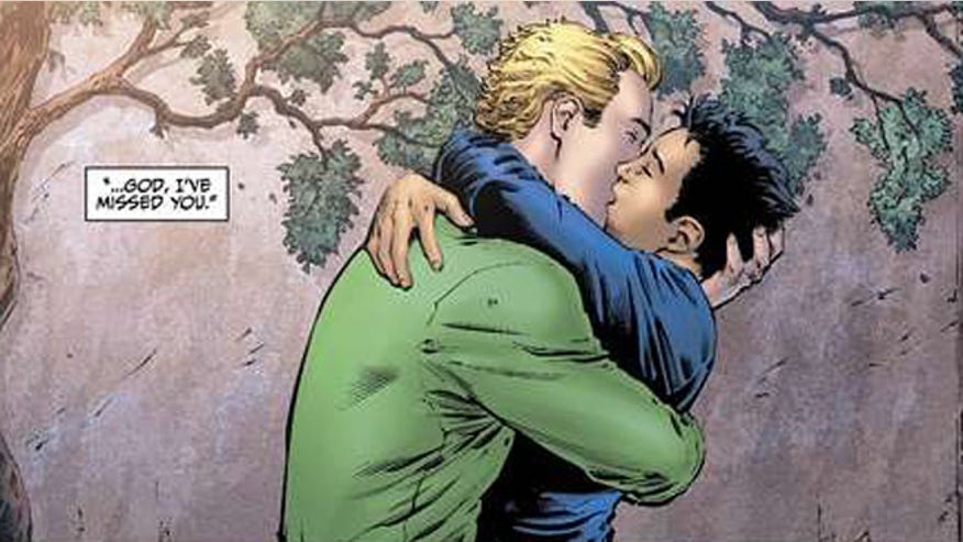 green-lantern-gay-660.jpg