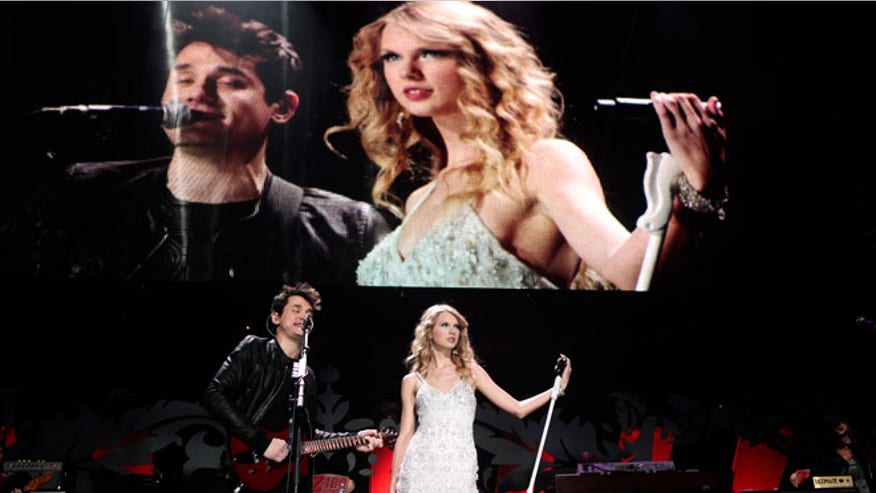 john-mayer-taylor-swift-performing-660.jpg