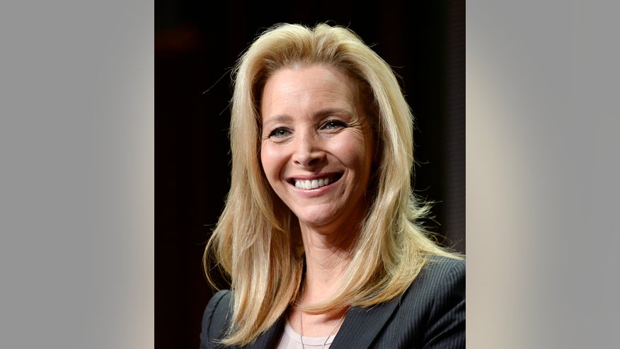 Lisa Kudrow bashes Sony execs after leaked emails Lisa%20kudrow%20smile%20reuters