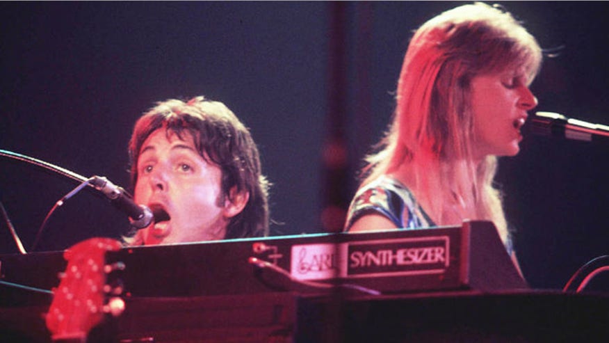 paul-linda-mccartney-singing-wings-660-AP.jpg?ve=1&tl=1