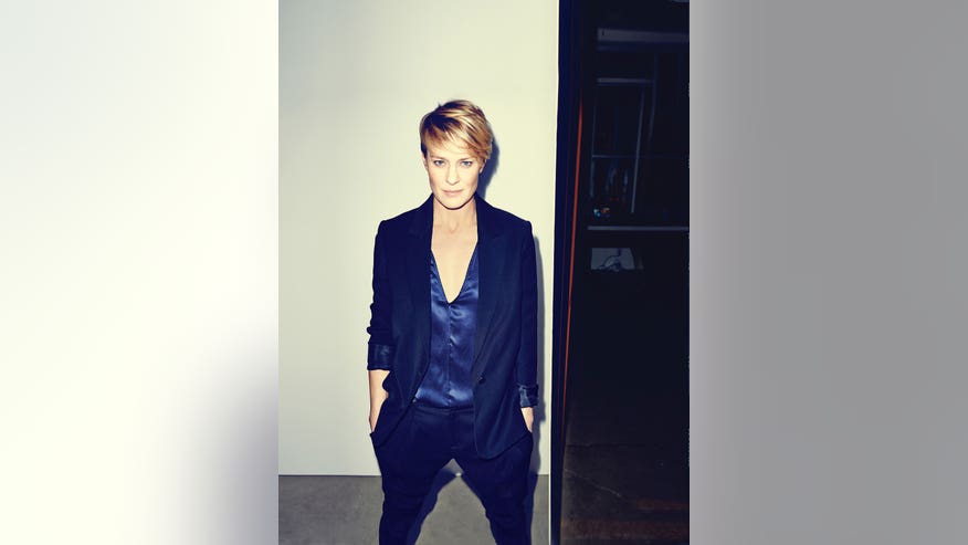 robin-wright-DETAILS.jpg