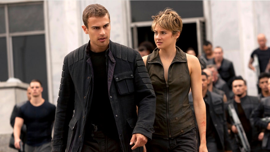 theo james in insurgent ap660.jpg
