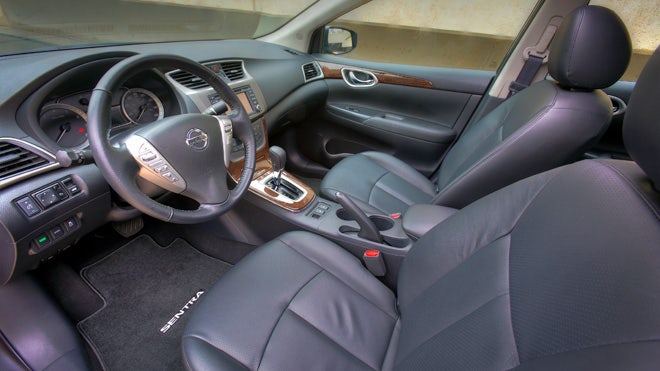 nissan-sentra-interior-660.jpg
