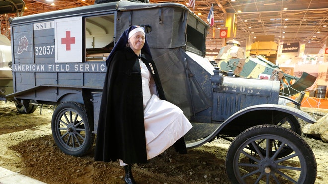 France%20WWI%20Cars_Gast%20nurse.jpg