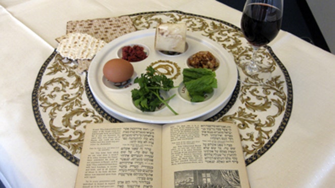 Passover Maxwell Hous_Gast.jpg