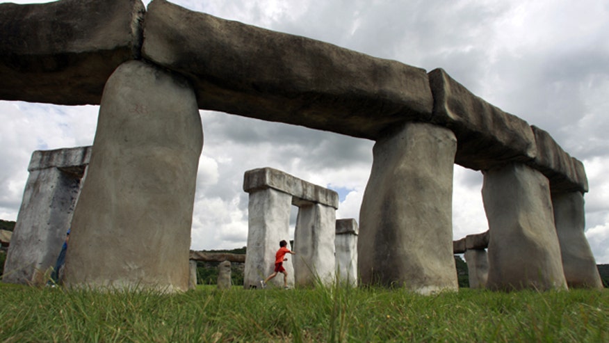 stonehenge.jpg