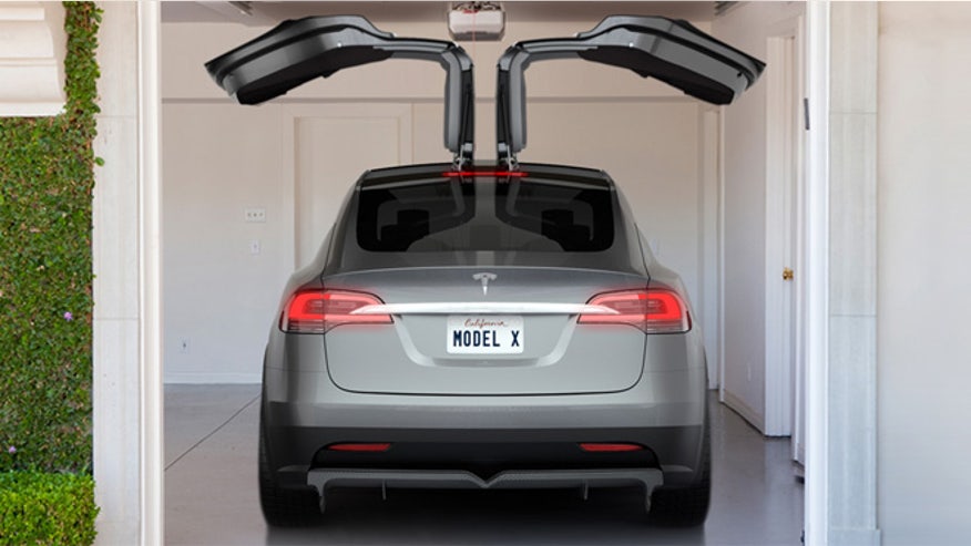 tesla-model-x-garage-660.jpg