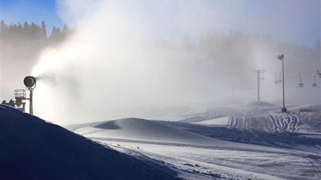 ski_snow_making.jpg