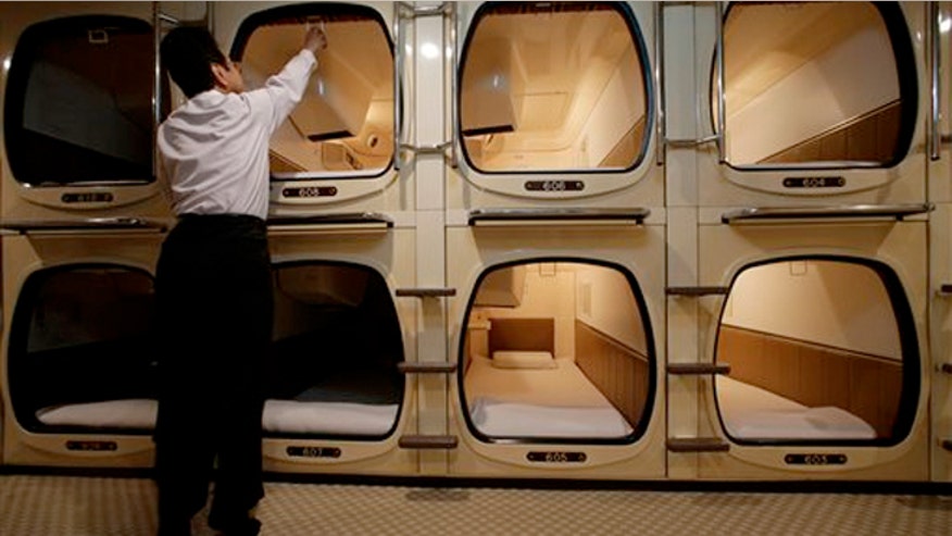 capsule_hotel.jpg