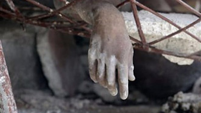 Haitiearthquake_handAP.jpg
