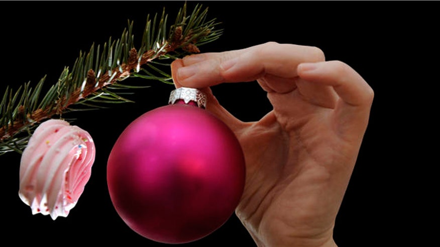 660-Christmas-ornament-AP.jpg