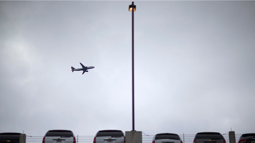 660-airplane-flying-AP.jpg