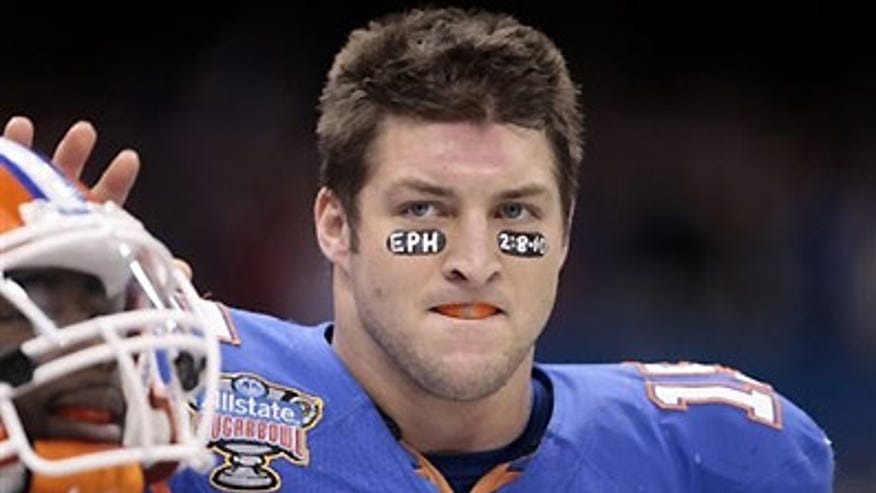 Tebow_TimsugarbowlAP397.jpg