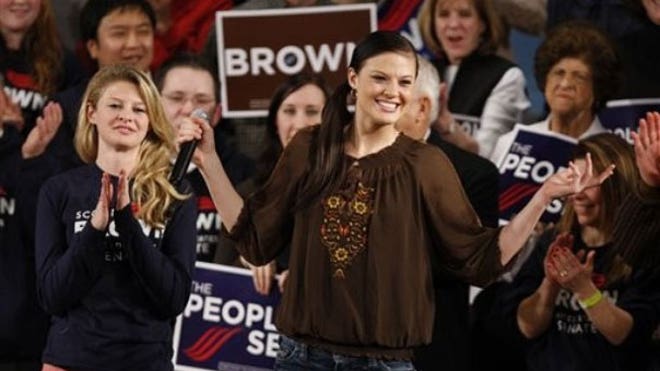 Ayla and Arianna Brown