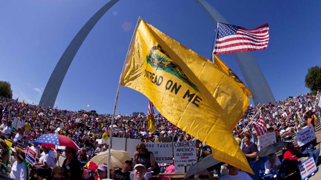 Tea Partiers gather at St Louis Arch