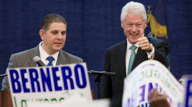 102410_clintoncampaigning.jpg