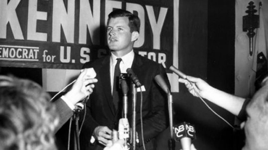 TedKennedy_1962.jpg