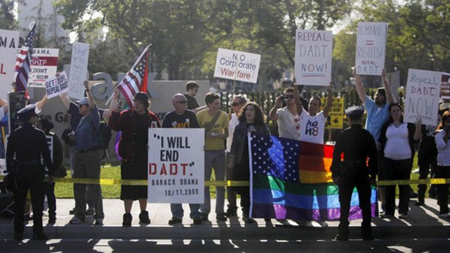 dadt_protest_041910.jpg
