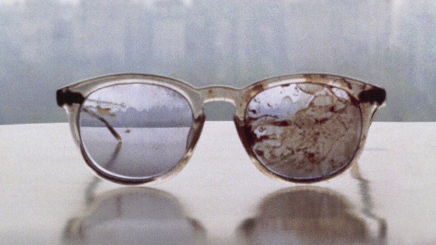 lennon_glasses.jpg