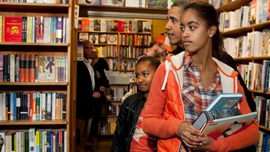 obama_dcstore_112611.jpg
