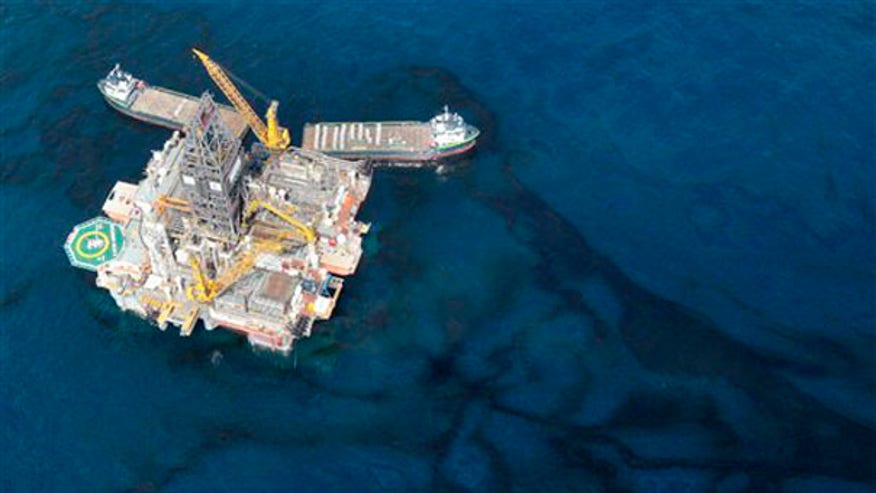 rig_gulf_053110.jpg