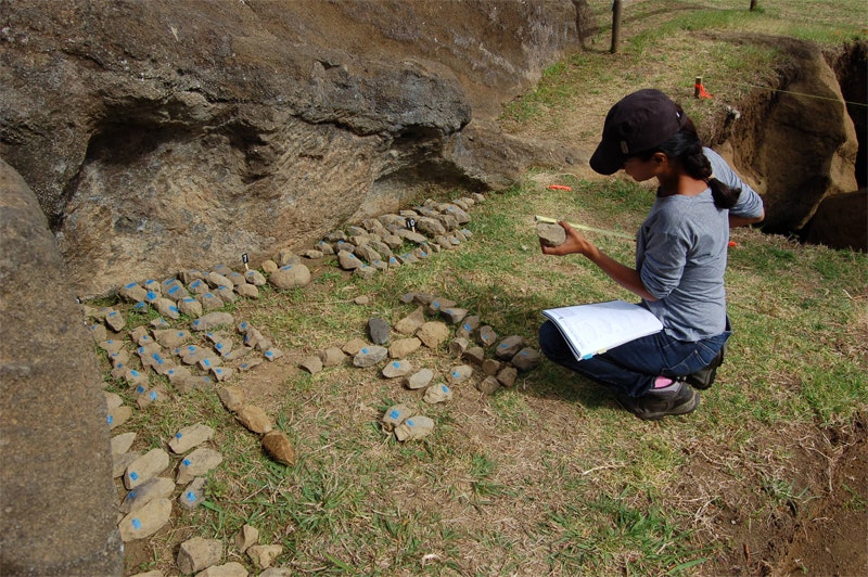 Archaeologists Excavate Easter Island S Statues