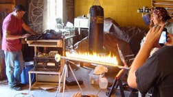 >Introducing the Hackerspace -- a do-it-yourself space where ordinary people can create extraordinary things. Hackerspaces are popping up all over the country, letting people use the facilities to build their own creative projects. 