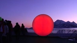 >Winter in extreme latitudes is a gloomy affair in more ways than one. With this in mind, two Norwegian artists created a beautiful 'sun' light sculpture which they've been touring around towns and cities where the sun stays away during the winter months.