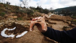 Archaeologists have discovered a ,-year-old temple along with a cache of sacred artifacts, providing rare insight into religious practices at the time, the Israeli Antiquities Authority announced Wednesday.