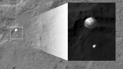 Thanks to a remarkable combination of engineering and mathematics, a NASA satellite in orbit around Mars was able to capture the split second when Curiosity fell from the skies to its successful landing on the surface of the red planet.