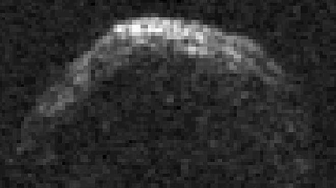Radar image of 1950 DA acquired by the Arecibo Observatory on March 4, 2001. (NASA/JPL/S. OSTRO)