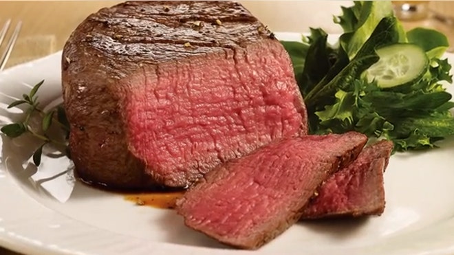 Top Categories Nov 16, · Omaha Steaks tweeted the Chiefs quarterback, saying they didn't agree with him putting ketchup on a steak. But if he had to do so, he should try it with an Omaha steak.