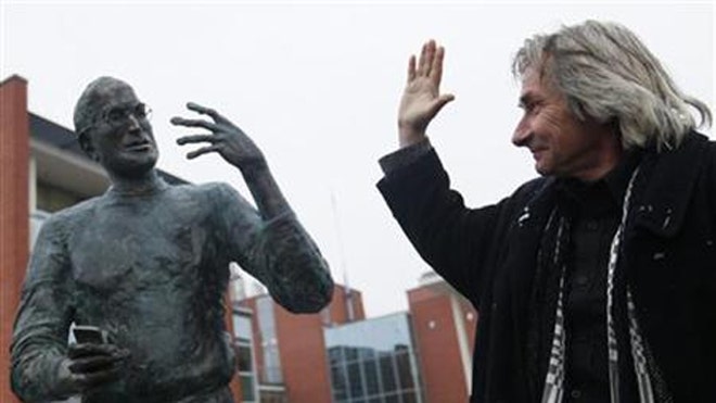 Steve Jobs Statue