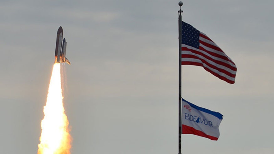 endeavour STS-134 Launch Flags