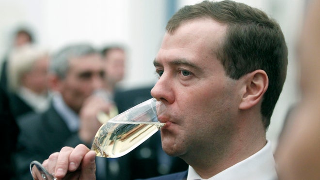 Medvedev_champaign.jpg