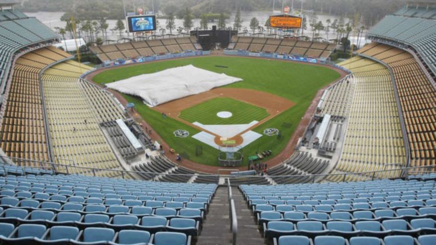 Dodger-stadium-tarp.jpg